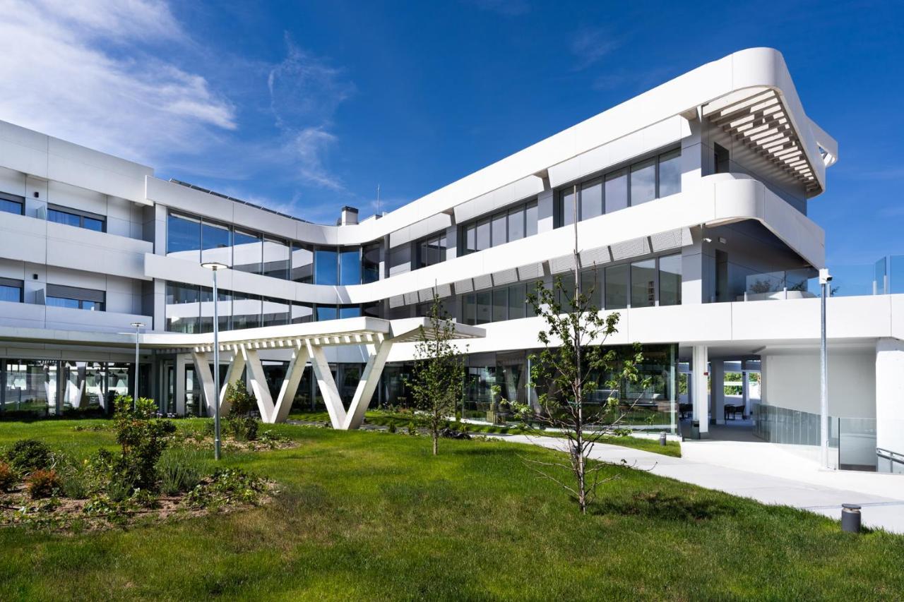 Student Experience Madrid Pozuelo - Luxury Hostel Pozuelo de Alarcón Exteriör bild