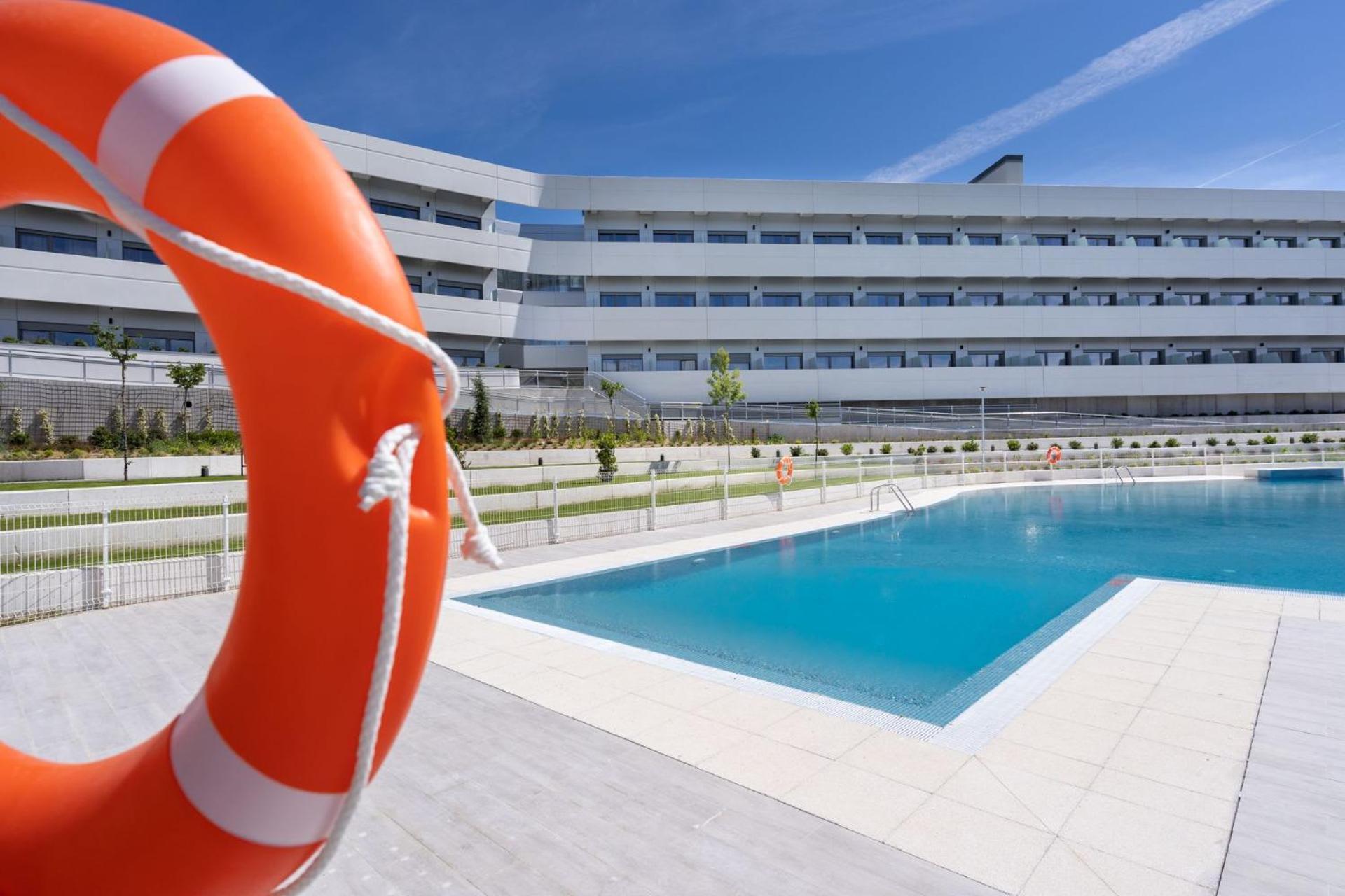 Student Experience Madrid Pozuelo - Luxury Hostel Pozuelo de Alarcón Exteriör bild