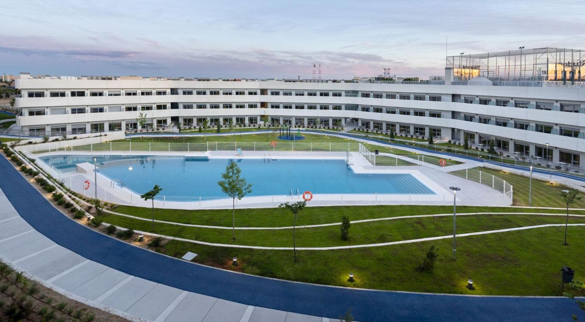 Student Experience Madrid Pozuelo - Luxury Hostel Pozuelo de Alarcón Exteriör bild