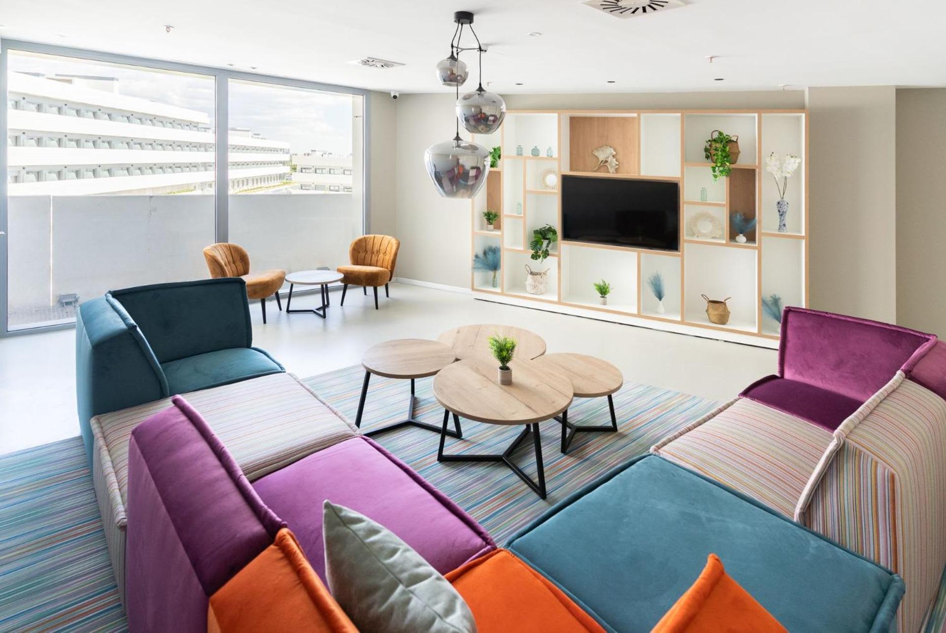 Student Experience Madrid Pozuelo - Luxury Hostel Pozuelo de Alarcón Exteriör bild